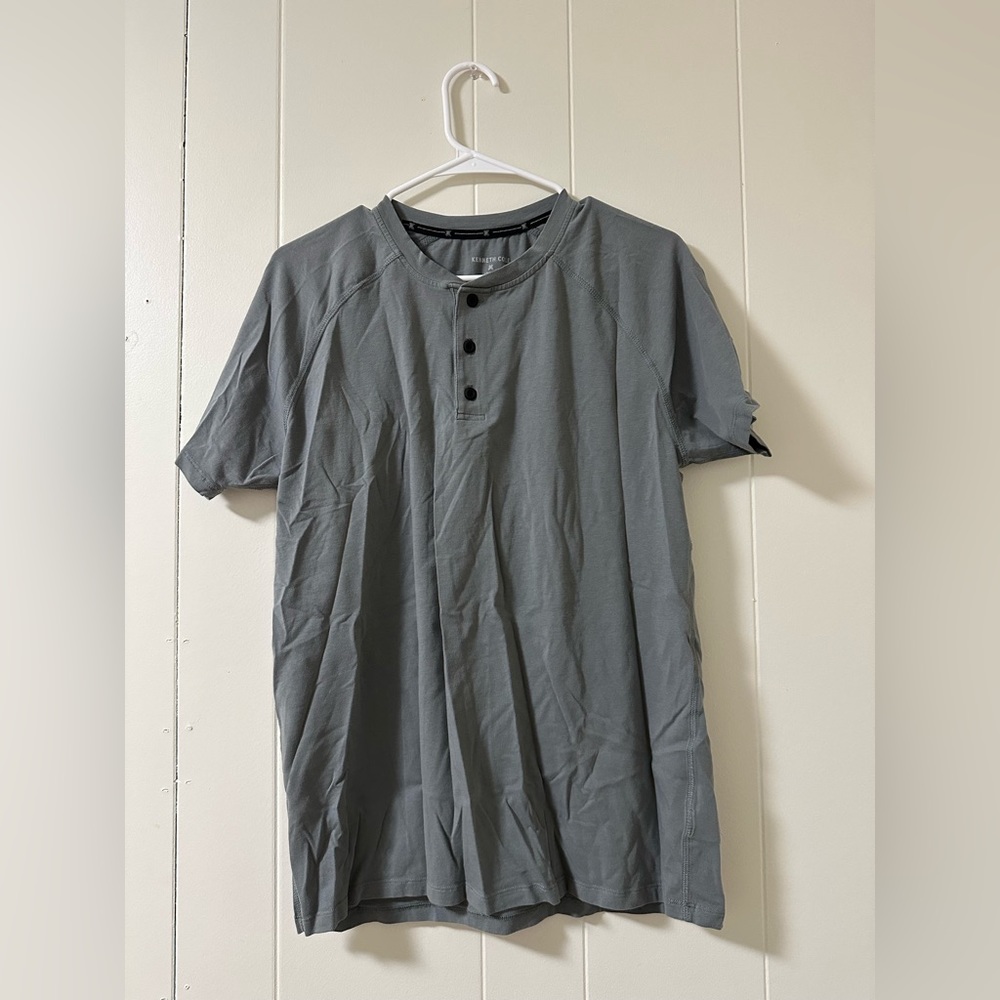Kenneth Cole Activewear T-Shirt